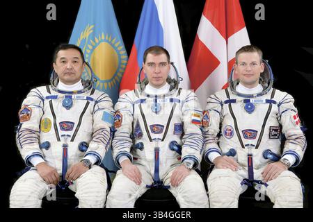 14 juillet 2015 - cosmodrome de Baïkonour AU KAZAKHSTAN -- 27 août 2015 -- photo datée du 14 juillet 2015 de l'équipage Prime de l'expédition 45 de la Station spatiale internationale (de gauche à droite) : Aidyn Aimbetov, Kazcosmos ; Sergei Volkov, Agence spatiale fédérale russe (Roscosmos) ; Andreas Mogensen, ESA, doivent décoller vers l'ISS le 2 septembre 2015 -- photo NASA/NASA. (Crédit image : © /NASA via ZUMA Press) Banque D'Images