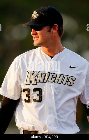 15 mars 2011 : L'infidélisateur Jonathan Griffin (33 ans) pendant le match de baseball de la NCAA entre les Bulls de l'USF et les Knights de la Floride centrale. La Floride du Sud a battu Central Florida 6-5 au Jay Bergman Field à Orlando, FL(crédit image : © Romeo Guzman/Cal Sport Media/ZUMAPRESS.com) Banque D'Images