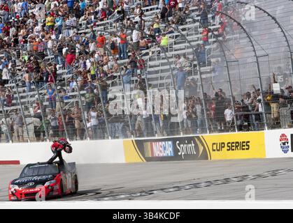 Bristol, TN - 19 mars 2011 : Kyle Busch (18 ans) remporte la course Scotts EZ Seed 300 au Bristol Motor Speedway à Bristol, TN.(image crédit : © ASP/Cal Sport Media/ZUMAPRESS.com) Banque D'Images