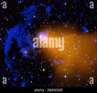 24 mars 2011 - Abell 3376 Galaxy - deux nouvelles études ont mis la théorie générale de la Relativité d'Einstein à l'épreuve comme jamais auparavant, en utilisant des observations d'amas de galaxies pour étudier les propriétés de la gravité à l'échelle cosmique. Ces résultats, réalisés à partir des données de l'observatoire de rayons X Chandra de la NASA, montrent que la théorie d'Einstein est toujours le meilleur jeu en ville. De telles études sont cruciales pour comprendre l'évolution de l'univers, à la fois dans le passé et dans le futur, et pour sonder la nature de l'énergie noire, l'un des plus grands mystères de la science. Cette image composite de l'amas de galaxies Abell 3376 montre X- Banque D'Images
