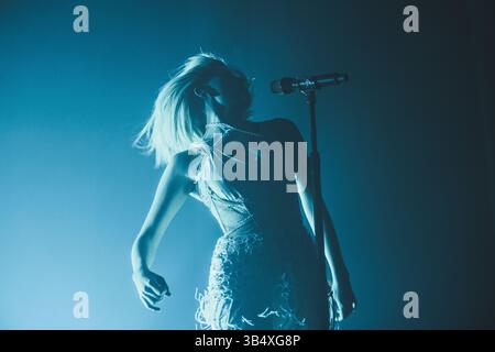 Copenhague, Danemark. 29 avril 2025. La chanteuse et compositrice norvégienne Aurora donne un concert au KB Hallen à Frederiksberg, Copenhague. Banque D'Images