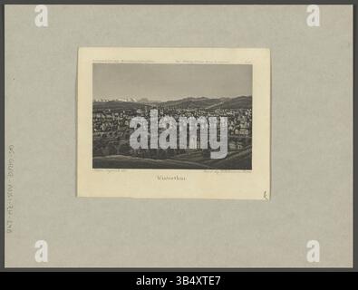 Gravure sur acier et impression aquatinte montrant les vues panoramiques de différentes montagnes suisses, y compris Uri-Rothstock, Titlis, Rigi, Mönch, Eiger, Jungfrau, Pilatus, et d'autres. Il représente les Alpes suisses et les régions environnantes depuis un point de vue élevé près de Winterthur. Banque D'Images