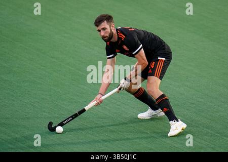Amstelveen, pays-Bas. 27th juin 2023. AMSTELVEEN, PAYS-BAS - JUIN 27: Steijn van Heijningen des pays-Bas court avec le ballon pendant le match des hommes de la Ligue de hockey professionnelle FIH entre les pays-Bas et l'Allemagne au Stadion Wagener sur 27 juin 2023 à Amstelveen, pays-Bas (photo de René Nijhuis/BSR Agency) crédit: BSR Agency/Alay Live News Banque D'Images