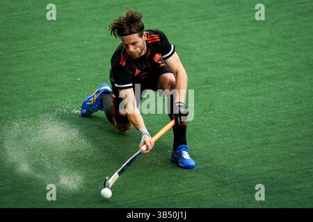 Amstelveen, pays-Bas. 27th juin 2023. AMSTELVEEN, PAYS-BAS - JUIN 27: Lars balk des pays-Bas passe le ballon pendant le match des hommes de la FIH Hockey Pro League entre les pays-Bas et l'Allemagne au Wagener Stadion 27 juin 2023 à Amstelveen, pays-Bas (photo de René Nijhuis/BSR Agency) crédit: BSR Agency/Alay Live News Banque D'Images