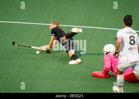 Amstelveen, pays-Bas. 27th juin 2023. AMSTELVEEN, PAYS-BAS - JUIN 27: Exander Stadler pendant le match des hommes de la FIH Hockey Pro League entre les pays-Bas et l'Allemagne au Wagener Stadion on on 27 juin 2023 à Amstelveen, pays-Bas (photo de René Nijhuis/BSR Agency) crédit: BSR Agency/Alay Live News Banque D'Images