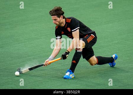 Amstelveen, pays-Bas. 27th juin 2023. AMSTELVEEN, PAYS-BAS - JUIN 27: Lars balk des pays-Bas passe le ballon pendant le match des hommes de la FIH Hockey Pro League entre les pays-Bas et l'Allemagne au Wagener Stadion 27 juin 2023 à Amstelveen, pays-Bas (photo de René Nijhuis/BSR Agency) crédit: BSR Agency/Alay Live News Banque D'Images