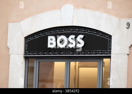 Rome, Italie. 01 mai 2025. Une enseigne de magasin de BOSS Store, le 02 mai 2025 à Rome, Italie. Photo de David NIVIERE/ABACAPRESS.COM crédit : Abaca Press/Alamy Live News Banque D'Images