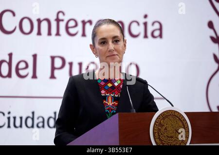 Mexico, Mexique. 01 mai 2025. La présidente du Mexique, Claudia Sheinbaum Pardo, parle lors d'une conférence d'information sur le Fonds bancaire pour la protection de l'épargne (Fobaproa) au Palais National. Le 1er mars 2025 à Mexico, Mexique. (Photo de Luis Barron/ crédit : Eyepix Group/Alamy Live News Banque D'Images