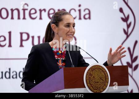 Mexico, Mexique. 01 mai 2025. La présidente du Mexique, Claudia Sheinbaum Pardo, parle lors d'une conférence d'information sur le Fonds bancaire pour la protection de l'épargne (Fobaproa) au Palais National. Le 1er mars 2025 à Mexico, Mexique. (Photo de Luis Barron/ crédit : Eyepix Group/Alamy Live News Banque D'Images