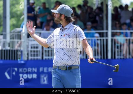 18 juin 2022 : Harrison Endycott fait appel à la galerie après un birdie sur le 17e trou lors de la troisième manche du Korn Ferry Tour Wichita Open au profit du tournoi de golf KU Wichita Pediatrics au Crestview Country Club à Wichita, Kansas. Gray Siegel/CSM (crédit image : © Gray Siegel/CSM via ZUMA Press Wire) Banque D'Images