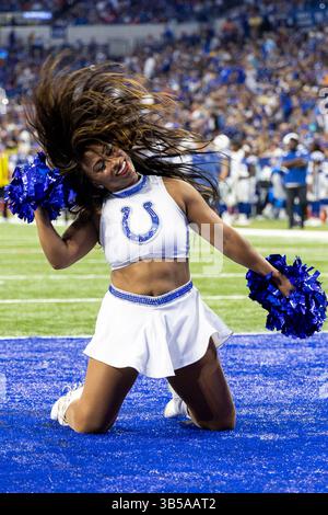 27 août 2022 : les cheerleaders des Colts d'Indianapolis jouent lors d'un match de pré-saison de football de la NFL entre les Buccaneers de Tampa Bay et les Colts d'Indianapolis au Lucas Oil Stadium à Indianapolis, Indiana. Indianapolis bat Tampa Bay 27-10. John Mersits/CSM. (Crédit image : © John Mersits/CSM via ZUMA Press Wire) Banque D'Images