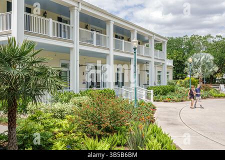 Orlando Florida, Harry P Leu Gardens, jardin botanique, centre d'accueil des visiteurs du bâtiment principal, façade en bois blanc, style d'architecture du sud, passerelle d'entrée lan Banque D'Images