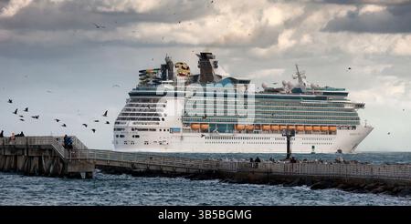 12 janvier 2022, Port Canaveral, FL, États-Unis : le Royal CaribbeanÃ¢â‚¬â„¢s Mariner of the Seas part de Port Canaveral, Floride, pour une croisière aux Bahamas le 11 janvier 2021. (Crédit image : © Joe Burbank/Orlando Sentinel via ZUMA Press Wire) Banque D'Images
