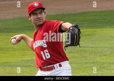 11 septembre 2022, Vancouver, Colombie-Britannique, Canada : Eric Pardinho se réchauffe en extérieur lors du dernier match à domicile de la saison régulière contre les Eugene Emeralds au stade Nat Bailey de Vancouver, Colombie-Britannique. (Crédit image : © Ryan Walter Wagner/ZUMA Press Wire) Banque D'Images