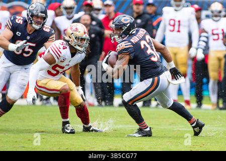 11 septembre 2022 : Chicago, Illinois, États-Unis - Chicago Bears #32 David Montgomery court avec le ballon pendant le match entre les 49ers de San Francisco et les Bears de Chicago au Soldier Field à Chicago, il. (Crédit image : © Mike Wulf/CSM via ZUMA Press Wire) Banque D'Images
