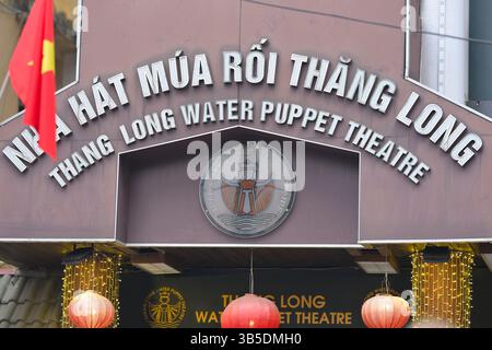 Présent et passé - la vie vibrante à Hanoi, capitale du Vietnam VN Banque D'Images