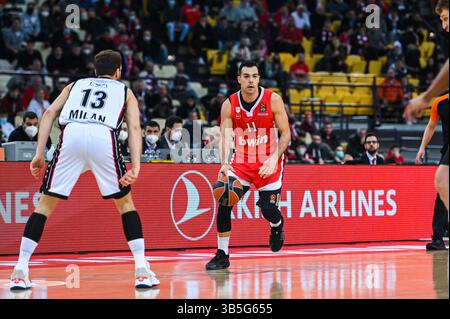 24 février 2022, Athènes, Lombardie, Grèce : KOSTAS SLOUKAS, #11 de l'Olympiacos Piraeus en action lors du match de la saison régulière de Turkish Airlines EuroLeague Round 27 entre l'Olympiacos Piraeus et l'AX Armani Exchange Milan au stade de la paix et de l'amitié le 24 février 2022 à Athènes, Grèce. (Crédit image : © Stefanos Kyriazis/ZUMA Press Wire) Banque D'Images