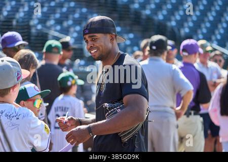 13 août 2022 : Wynton Bernard (36), joueur du Colorado, lors de l'entraînement de frappe avec les Arizona Diamondbacks et les Colorado Rockies, au Coors Field à Denver Co. David Seelig/Cal Sport Medi (crédit image : © David Seelig / Cal Sport Media/CSM via ZUMA Press Wire) Banque D'Images