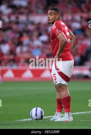 Nottingham, Royaume-Uni. 01 mai 2025. Nottingham, Angleterre - 01 mai : Murillo de Nottingham Forest lors du match de premier League 2024/25 entre Nottingham Forest FC et Brentford FC au City Ground le 1er mai 2025 à Nottingham, Angleterre. (Paul Bonser/SPP) crédit : photo de presse SPP Sport. /Alamy Live News Banque D'Images