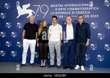 5 septembre 2022, Venise, Italie : Martin McDonagh, Kerry Condon, Colin Farrell, Brendan Gleeson et Graham Broadbent posent lors de l'appel photo de 'les Banshees d'Inisherin' lors du 79e Festival international du film de Venise au Palazzo del Casino sur le Lido à Venise, Italie, le 5 septembre 2022. Photo : Alec Michael (crédit image : © Alec Michael via ZUMA Press) Banque D'Images