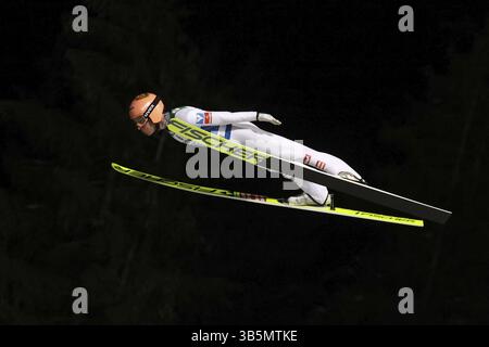 Stefan Kraft (Autriche / AUT) lors de la qualification pour l'épreuve d'ouverture de saut à ski du 73ème tournoi des quatre collines à Oberstdorf, Oberstdorf, Germa Banque D'Images