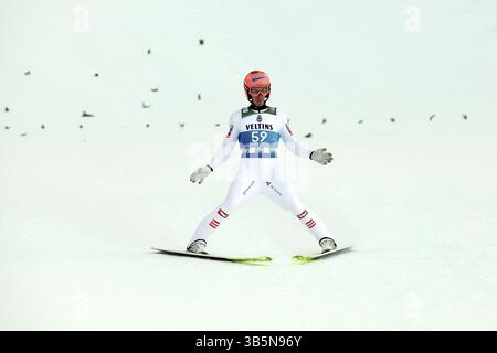 Stefan Kraft (Autriche / AUT) lors de la qualification pour l'épreuve d'ouverture de saut à ski du 73ème tournoi des quatre collines à Oberstdorf, Oberstdorf, Germa Banque D'Images