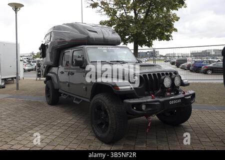 Toutes sortes de véhicules de camping au salon Caravan Live Freiburg 2024 - le salon pour les campeurs, camping-cars et amoureux de la nature. Pas seulement Banque D'Images