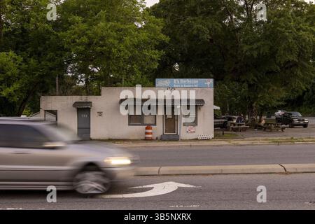 7 juillet 2022, Greenville, NC, USA : L'extérieur du barbecue B's le jeudi 9 juin 2022 à Greenville, Caroline du Nord. (Crédit image : © Robert Willett/The News & observer/TNS via ZUMA Press Wire) Banque D'Images