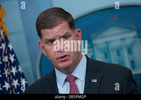 16 mai 2022, Washington, District de Columbia, États-Unis : le secrétaire au travail des États-Unis Marty Walsh prend la parole lors d'un point de presse à la Maison Blanche à Washington, DC, le 16 mai 2022 (crédit image : © Chris Kleponis/CNP via ZUMA Press Wire) Banque D'Images