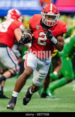 Les Georgia Bulldogs reviennent Kendall Milton (2) lors du match NCAA College Football Chick-fil-A Kickoff entre les Ducks de l'Oregon et les Georgia Bulldogs le samedi 3 septembre 2022 au Mercedes-Benz Stadium d'Atlanta, en Géorgie. Jacob Kupferman/CSM (crédit image : © Jacob Kupferman/CSM via ZUMA Press Wire) Banque D'Images