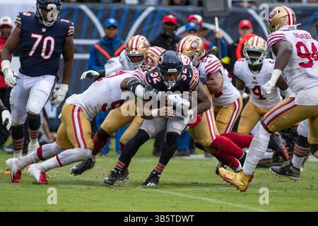 11 septembre 2022 : Chicago, Illinois, États-Unis - Chicago Bears #32 David Montgomery court avec le ballon pendant le match entre les 49ers de San Francisco et les Bears de Chicago au Soldier Field à Chicago, il. (Crédit image : © Mike Wulf/CSM via ZUMA Press Wire) Banque D'Images