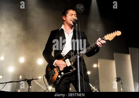 18 septembre 2018, Sheffield, South Yorkshire, Royaume-Uni : Alex Turner, chanteur des Arctic Monkeys, présente un spectacle à Sheffield Arena. (Crédit image : © Robin Burns/SOPA images via ZUMA Press Wire) Banque D'Images
