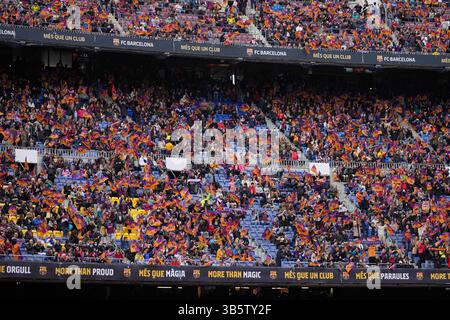 22 avril 2022 : Nouveau record de spectateurs, 91638 spectateurs, pour un match féminin au FC Barcelone contre VFL Wolfsburg, demi-finale de la ligue des champions de l'UEFA au Nou Camp, Barcelone, Espagne. Kim Price/CSM.(image de crédit : © Kim Price/CSM via ZUMA Press Wire) Banque D'Images