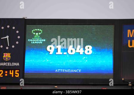 22 avril 2022 : Nouveau record de spectateurs pour un match féminin au FC Barcelone contre le VFL Wolfsburg, demi-finale de la ligue des champions de l'UEFA au Nou Camp, Barcelone, Espagne. Kim Price/CSM.(image de crédit : © Kim Price/CSM via ZUMA Press Wire) Banque D'Images