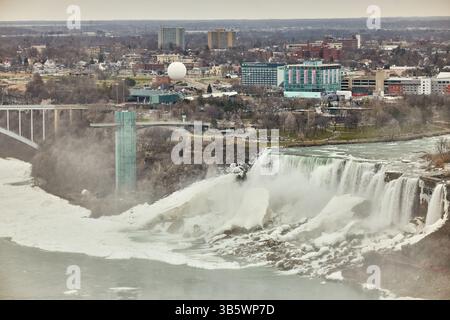 Niagara Falls canadien Ontario et New York à la frontière des États-Unis, côté American Falls Canada Banque D'Images