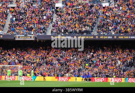 22 avril 2022 : Nouveau record de spectateurs, 91638 spectateurs, pour un match féminin au FC Barcelone contre VFL Wolfsburg, demi-finale de la ligue des champions de l'UEFA au Nou Camp, Barcelone, Espagne. Kim Price/CSM.(image de crédit : © Kim Price/CSM via ZUMA Press Wire) Banque D'Images