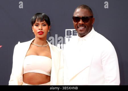 26 juin 2022, Los Angeles, CA, États-Unis : LOS ANGELES - juin 26 : Sabrina Dhowre Elba, Idris Elba aux BET Awards 2022 au Microsoft Theater le 26 juin 2022 à Los Angeles, CA (image crédit : © Kathy Hutchins via ZUMA Press Wire) Banque D'Images