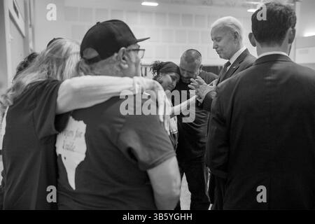 29 mai 2022, Uvalde, TX, États-Unis d'Amérique : le président américain Joe Biden rencontre les membres des familles des victimes de la fusillade de masse à l'école primaire Robb, le 29 mai 2022 à Uvalde, Texas. L'école est le site où un tireur a abattu 19 élèves et deux enseignants avec un fusil d'assaut de style militaire. (Crédit image : © Adam Schultz/Maison Blanche/planète Pix via ZUMA Press Wire) Banque D'Images
