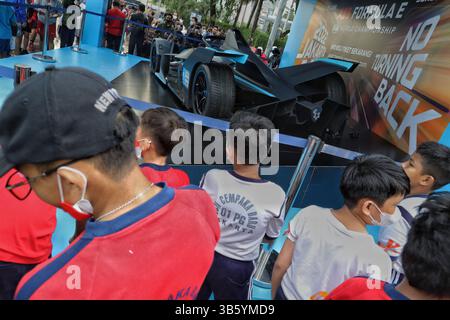29 mai 2022 : Jakarta, Indonésie, 29 mai 2022 : réplique de voiture de formule E exposée pendant la journée sans voiture à Jakarta. Le concours de formule E aura lieu à Jakarta le 4 juin 2022. (Crédit image : © Donal Husni/ZUMA Press Wire) Banque D'Images