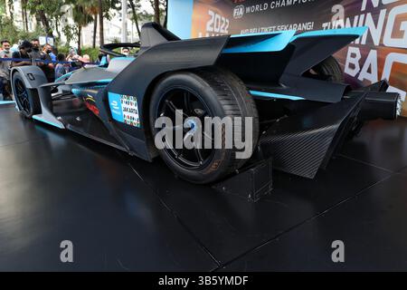 29 mai 2022 : Jakarta, Indonésie, 29 mai 2022 : réplique de voiture de formule E exposée pendant la journée sans voiture à Jakarta. Le concours de formule E aura lieu à Jakarta le 4 juin 2022. (Crédit image : © Donal Husni/ZUMA Press Wire) Banque D'Images