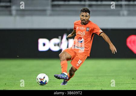 4 juin 2022, Washington, DC : le milieu de terrain de C.D. Aguila SANTOS ORTIZ (12 ans) en action pendant le match qui s'est tenu à Audi Field à Washington, DC. (Crédit image : © Amy Sanderson/ZUMA Press Wire) Banque D'Images