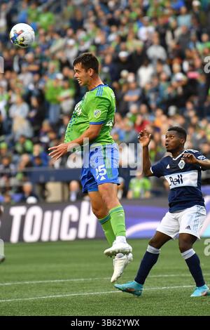 14 juin 2022 : le défenseur des Seattle Sounders Jackson Ragen avec une tête en tête de première mi-temps lors du match de soccer MLS entre les Vancouver Whitecaps FC et Seattle Sounders FC au Lumen Field à Seattle, WA. Steve Faber/CSM (crédit image : © Steve Faber/CSM via ZUMA Press Wire) Banque D'Images