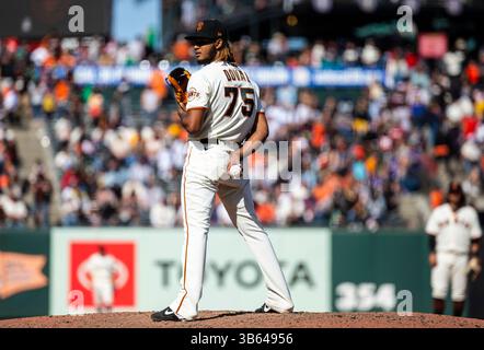 01 mai 2022 San Francisco CA, États-Unis le lanceur de secours Camilo Doval (75 ans) de San Francisco sur le monticule pendant le match MLB entre les Nationals de Washington et les Giants de San Francisco. Les Nationals ont gagné 11-5 à Oracle Park San Francisco Calif. Thurman James / CSM(crédit image : © Thurman James/CSM via ZUMA Press Wire) Banque D'Images