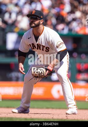 01 mai 2022 San Francisco CA, États-Unis San Francisco premier joueur de base Mike Ford prêt pour un match sur le terrain lors d'un match MLB entre les Nationals de Washington et les Giants de San Francisco. Les Nationals ont gagné 11-5 à Oracle Park San Francisco Calif. Thurman James / CSM(crédit image : © Thurman James/CSM via ZUMA Press Wire) Banque D'Images
