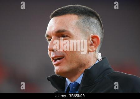 23 septembre 2022 : Paul Carcaterra, analyste ESPN, regarde avant le match entre les cavaliers de Virginie et les Orange de Syracuse le vendredi 23 septembre 2022 au JMA Wireless Dome à Syracuse, New York. Rich Barnes/CSM (crédit image : © Rich Barnes/CSM via ZUMA Press Wire) Banque D'Images