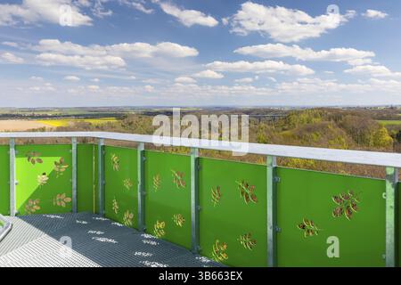 Plate-forme d'observation depuis la Tour Rodigt, en arrière-plan le pont de l'autoroute A4, Nossen, Saxe, Allemagne, Europe Banque D'Images