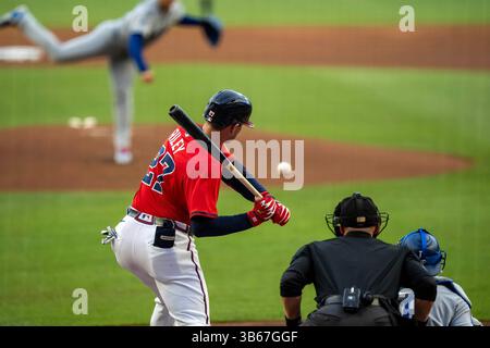 Cumberland, Géorgie, États-Unis. 2 mai 2025. Les Braves d'Atlanta troisième base AUSTIN RILEY (27) battent contre les Dodgers de Los Angeles à Truist Park à Cumberland, Géorgie. Les Dodgers battent les Braves 2-1. (Crédit image : © Walter G. Arce Sr./ASP via ZUMA Press Wire) USAGE ÉDITORIAL SEULEMENT ! Non destiné à UN USAGE commercial ! Banque D'Images