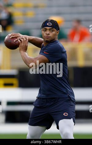 18 septembre 2022 : le quarterback Justin Fields des Chicago Bears s'échauffe avant le match de football NFL entre les Chicago Bears et les Green Bay Packers au lambeau Field à Green Bay, Wisconsin. Darren Lee/CSM (crédit image : © Darren Lee/CSM via ZUMA Press Wire) Banque D'Images
