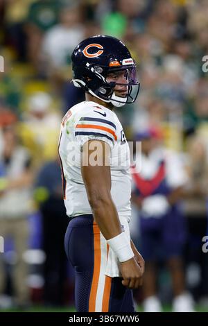 18 septembre 2022 : le quarterback Justin Fields (1) des Chicago Bears lors du match de football NFL entre les Chicago Bears et les Green Bay Packers au lambeau Field à Green Bay, Wisconsin. Darren Lee/CSM (crédit image : © Darren Lee/CSM via ZUMA Press Wire) Banque D'Images