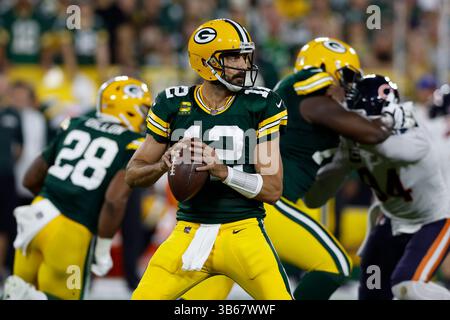 18 septembre 2022 : le quarterback Aaron Rodgers (12 ans) des Green Bay Packers passe le ballon pendant le match de football NFL entre les Chicago Bears et les Green Bay Packers au lambeau Field à Green Bay, Wisconsin. Darren Lee/CSM (crédit image : © Darren Lee/CSM via ZUMA Press Wire) Banque D'Images